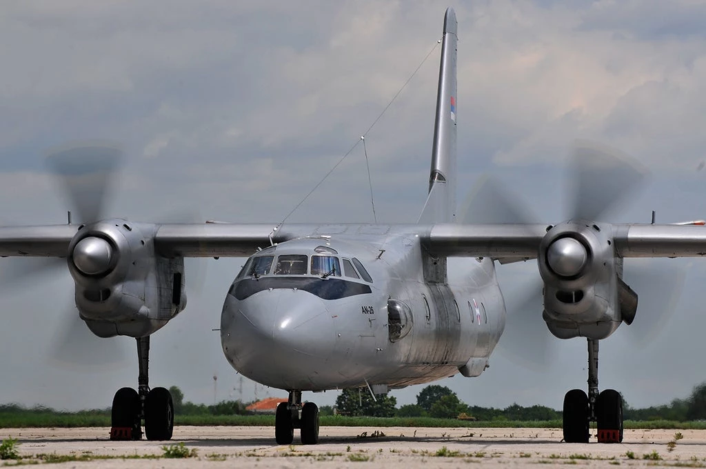 Ανεβαίνει επίπεδο η Σερβία: Εστησε αερογέφυρα μεταφοράς όπλων η Ρωσία – Προσγειώθηκαν μεταγωγικά Ant-26